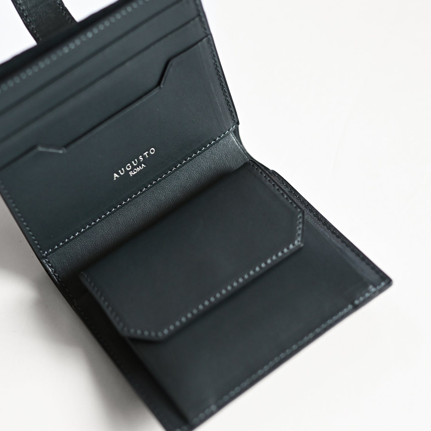 OUTLET《TRIONFAL PATH - TEAL BLUE》クロコダイル ミニマルウォレット