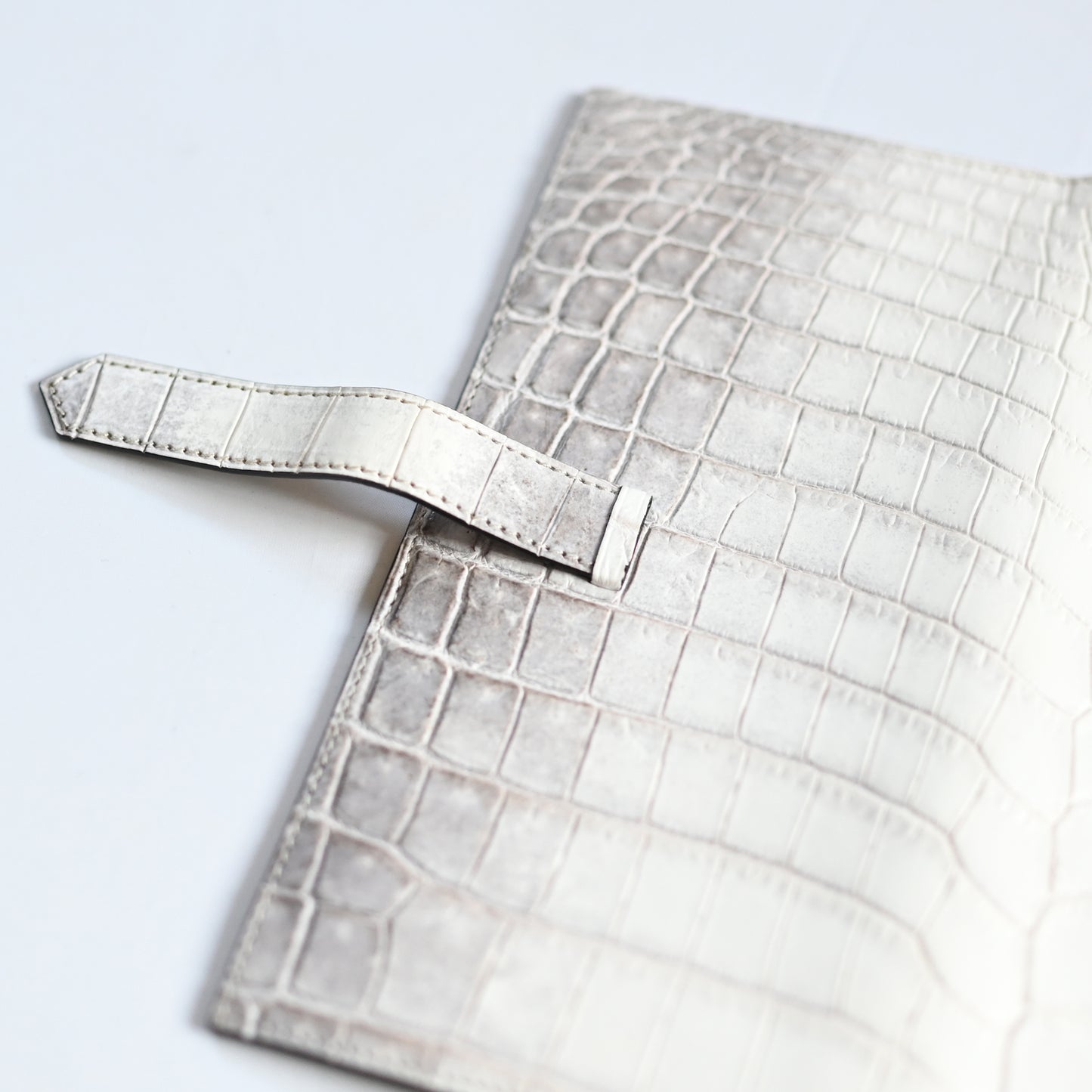 OUTLET《TRIONFAL LONG - HIMALAYA BIANCA》クロコダイル長財布