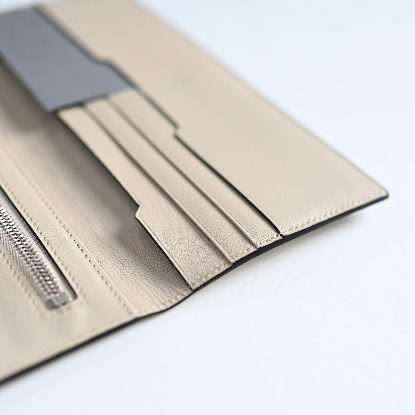 OUTLET《TRIONFAL LONG - HIMALAYA BIANCA》クロコダイル長財布